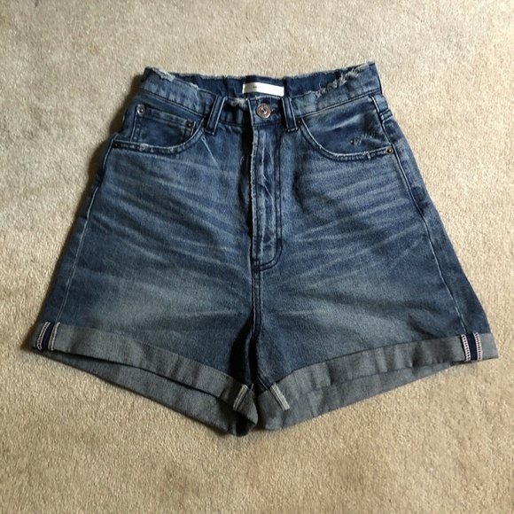 [SOLD] NWOT MOUSSY Distressed Shorts W24 Size1. - Picture 2 of 5